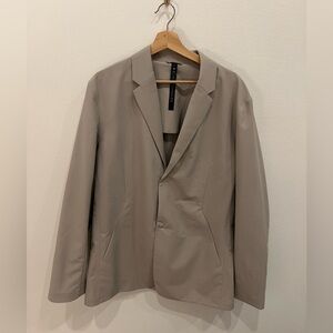 Lululemon Sports Jacket XL New never used